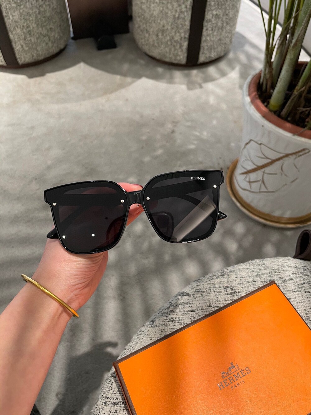 Hermès Signature Minimalist Shades